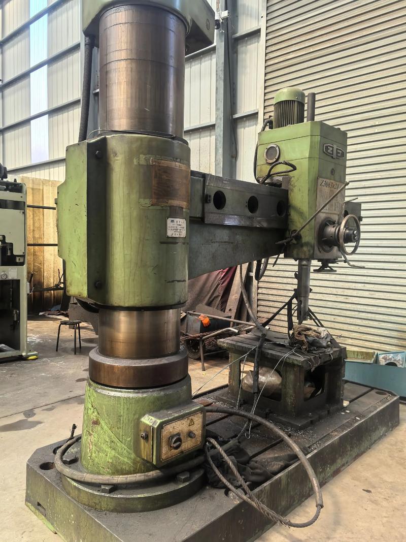 二手設備推薦 中捷3063搖臂鉆，安裝少用，八成新質優價廉